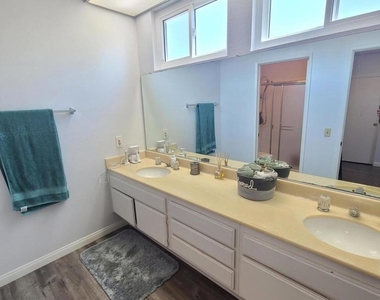 833 Shadow Lake Drive - Photo Thumbnail 13