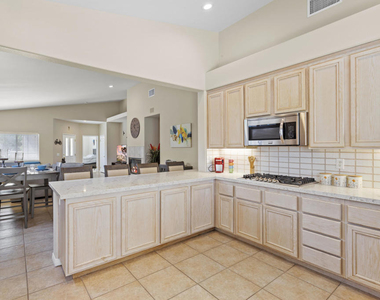 80162 Pebble Beach Drive - Photo Thumbnail 9