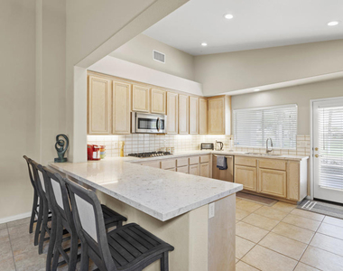 80162 Pebble Beach Drive - Photo Thumbnail 11