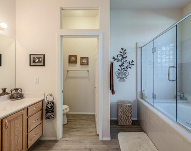 80571 Hoylake Drive - Photo Thumbnail 16