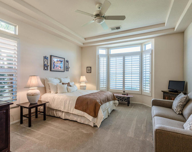 80571 Hoylake Drive - Photo Thumbnail 14