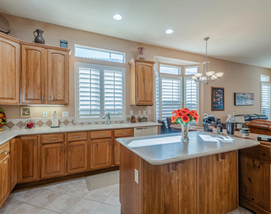 80571 Hoylake Drive - Photo Thumbnail 21
