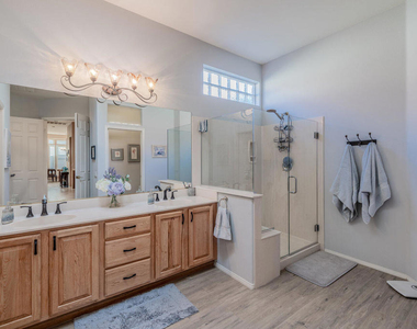 80571 Hoylake Drive - Photo Thumbnail 10