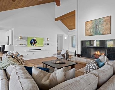 35018 Mission Hills Drive - Photo Thumbnail 10