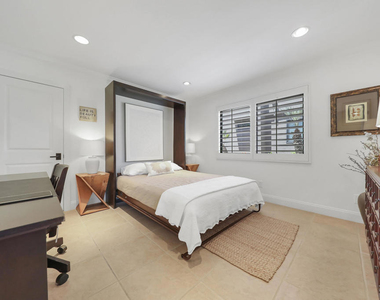 76570 Hollyhock Drive - Photo Thumbnail 13