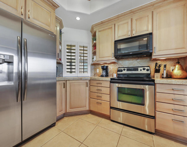 76570 Hollyhock Drive - Photo Thumbnail 10