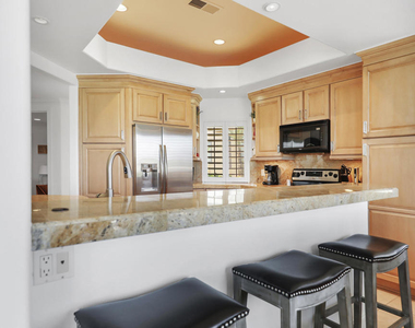 76570 Hollyhock Drive - Photo Thumbnail 7