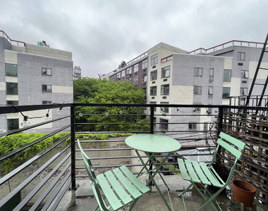 1009 Willoughby Avenue - Photo Thumbnail 3