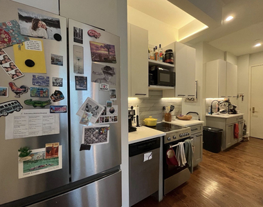 1009 Willoughby Avenue - Photo Thumbnail 5