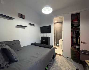 1009 Willoughby Avenue - Photo Thumbnail 10
