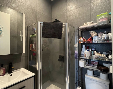 1009 Willoughby Avenue - Photo Thumbnail 12