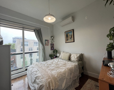 1009 Willoughby Avenue - Photo Thumbnail 7