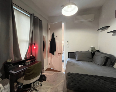 1009 Willoughby Avenue - Photo Thumbnail 9
