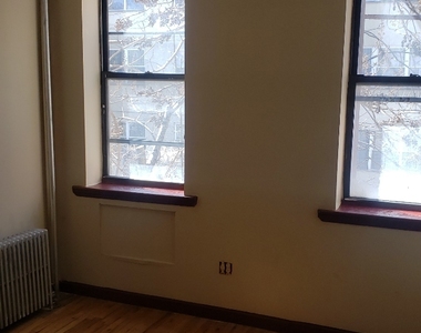 Bedford Stuyvesant - Photo Thumbnail 2