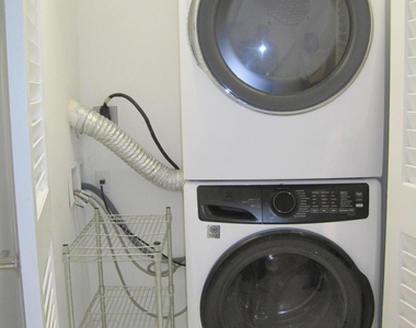4033 Nw 17th Way - Photo Thumbnail 13
