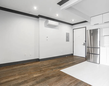 1078 Bergen Street - Photo Thumbnail 5