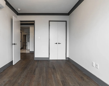 1078 Bergen Street - Photo Thumbnail 6