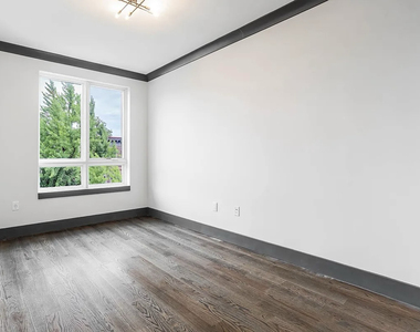 1078 Bergen Street - Photo Thumbnail 7