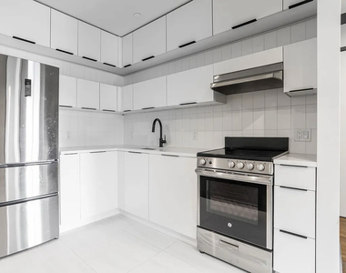 1078 Bergen Street - Photo Thumbnail 4