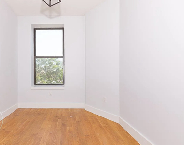 462 Pulaski Street - Photo Thumbnail 2