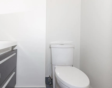 462 Pulaski Street - Photo Thumbnail 7
