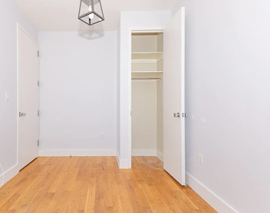 462 Pulaski Street - Photo Thumbnail 3