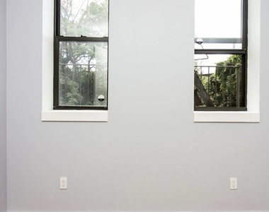 462 Pulaski Street - Photo Thumbnail 6
