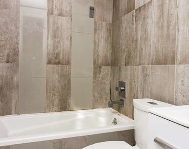 462 Pulaski Street - Photo Thumbnail 8