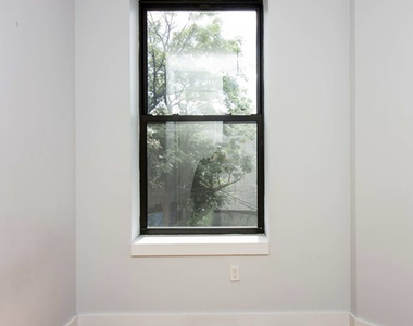 462 Pulaski Street - Photo Thumbnail 3
