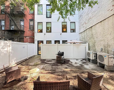 727 Dekalb Avenue - Photo Thumbnail 8