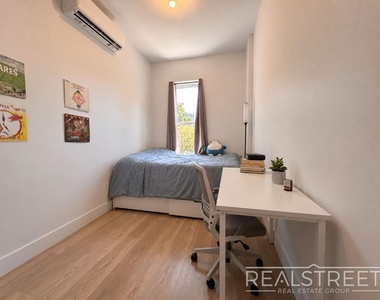 350 Vernon Avenue - Photo Thumbnail 5