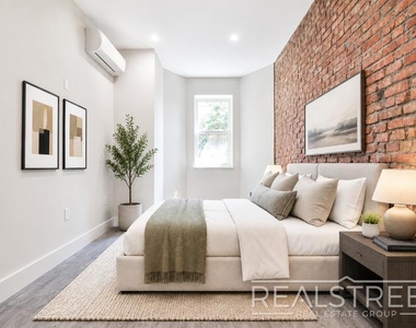 2517 Bedford Ave. - Photo Thumbnail 3