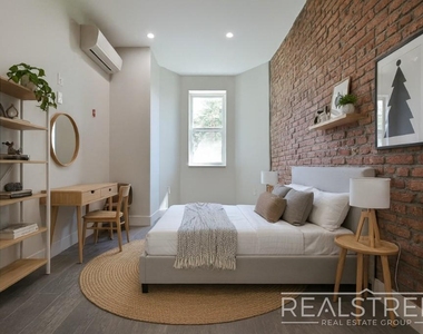 2517 Bedford Ave. - Photo Thumbnail 3