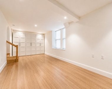 241 Ocean Parkway - Photo Thumbnail 5