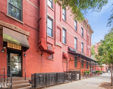11th Street - Photo Thumbnail 10