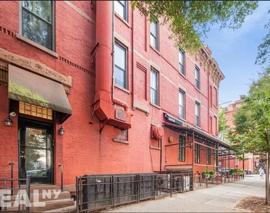 11th Street - Photo Thumbnail 10