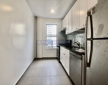 175 Pinehurst Avenue - Photo Thumbnail 6