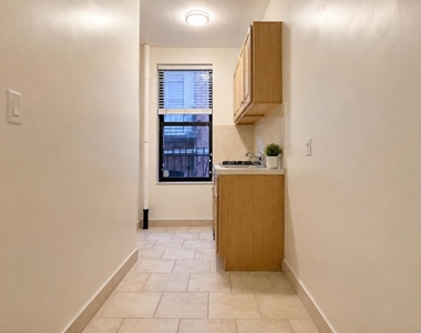 3135 Broadway - Photo Thumbnail 11