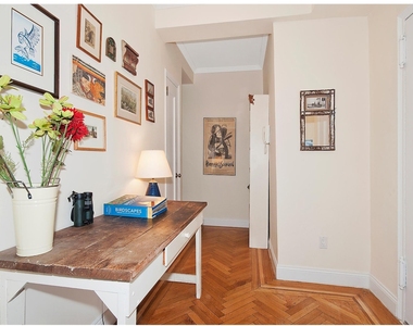 134 W 93rd St - Photo Thumbnail 4