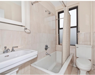 134 W 93rd St - Photo Thumbnail 5
