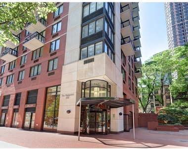 250 E 40th St - Photo Thumbnail 18