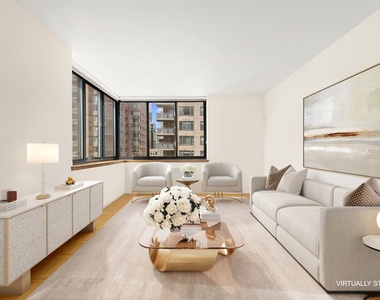 250 E 40th St - Photo Thumbnail 1