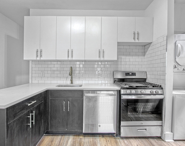 323 Midwood St - Photo Thumbnail 7