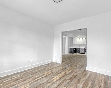 323 Midwood St - Photo Thumbnail 5
