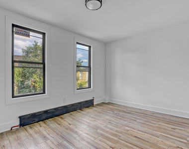 323 Midwood St - Photo Thumbnail 9