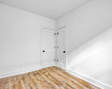 323 Midwood St - Photo Thumbnail 12