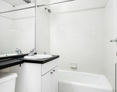 226 East 25th Street - Photo Thumbnail 4