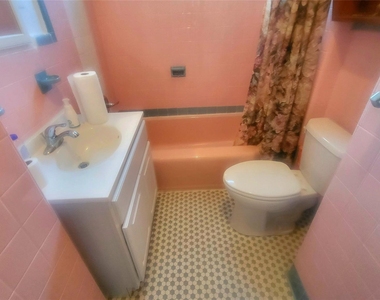 319 Mansion Street - Photo Thumbnail 7
