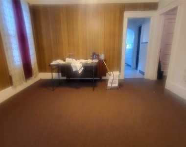 319 Mansion Street - Photo Thumbnail 1