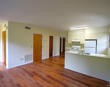3115 Albany Post Road - Photo Thumbnail 3
